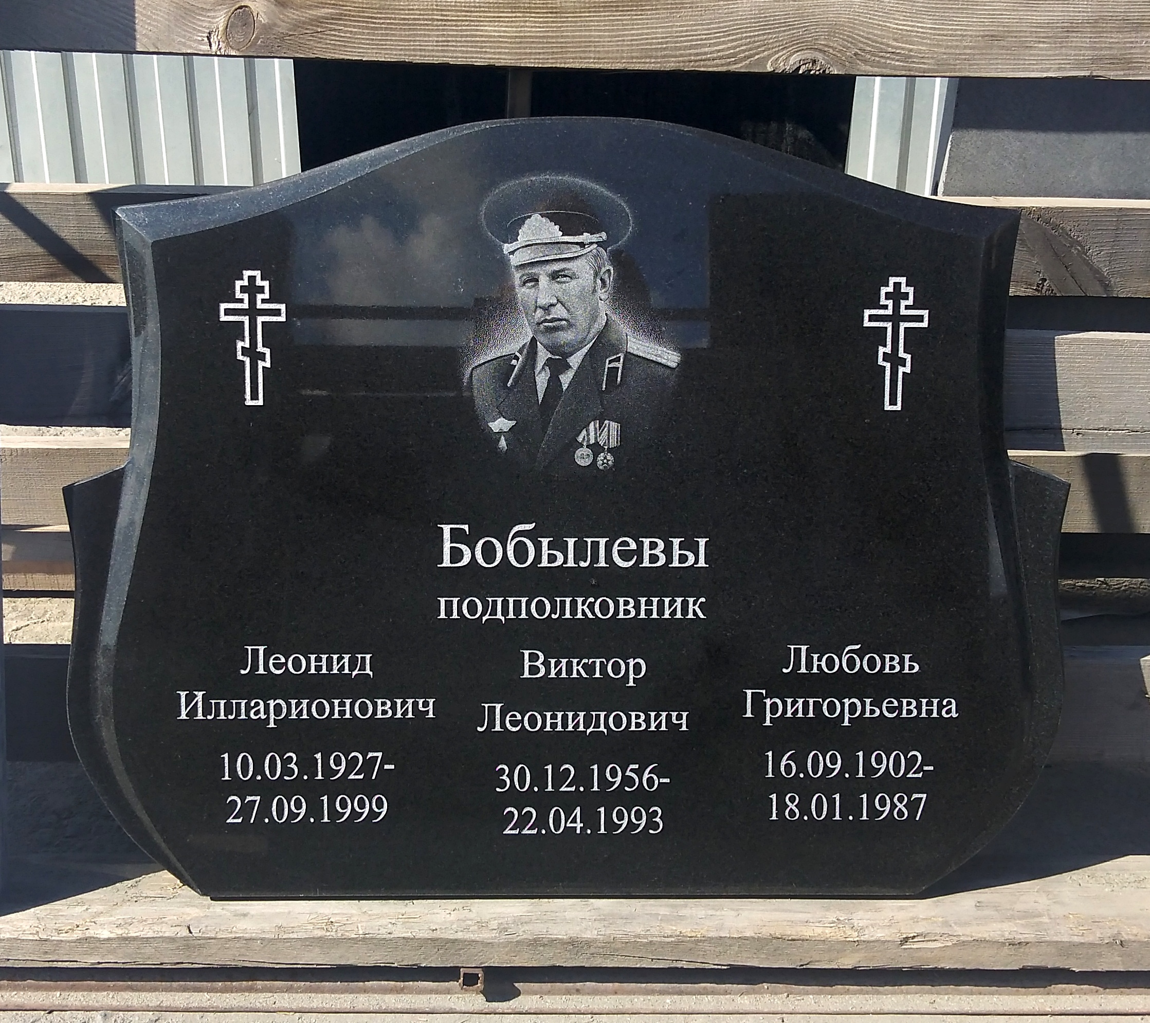 Памятник №115 из черного гранита — фото 4
